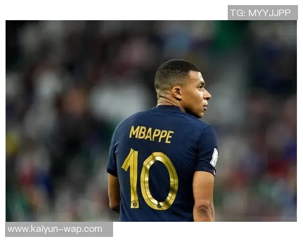 全球足坛最受欢迎球星揭秘背后的荣耀与挑战 全球足坛最受欢迎球星揭秘背后的荣耀与挑战