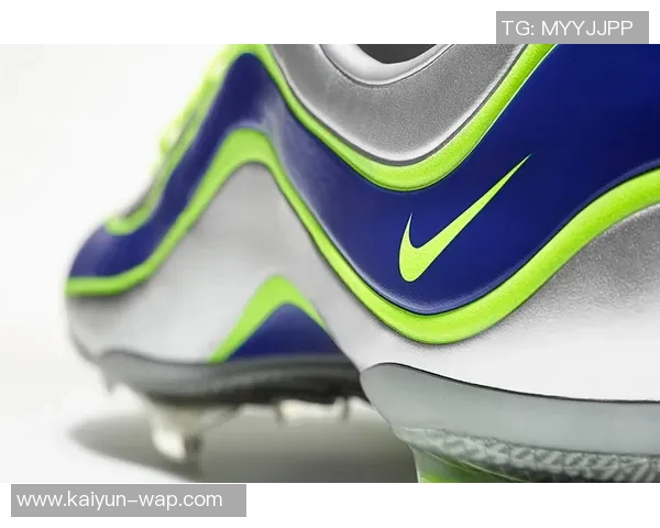 耐克推出足球明星联名款书包引领潮流时尚与运动风潮融合 耐克推出足球明星联名款书包引领潮流时尚与运动风潮融合