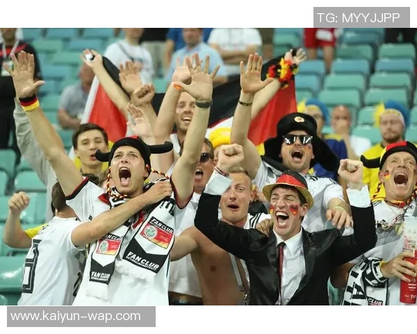 足球超级球星闪耀赛场引爆全球热潮精彩纷呈的比赛场面激发球迷无限激情 足球超级球星闪耀赛场引爆全球热潮精彩纷呈的比赛场面激发球迷无限激情